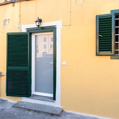 Livorno Yellow Apartament Near The Sea エクステリア 写真